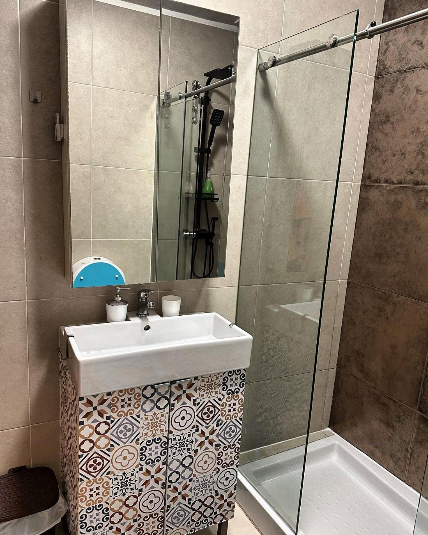 Modern Private Suite With Balcony & Bathroom - King And Queen Beds Vila Nova de Gaia Exterior foto